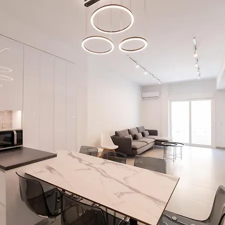 Liv - Luminous & Spacious In Pagrati * Athens