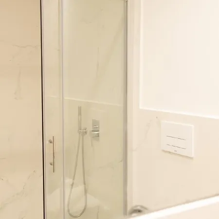 Liv - Luminous & Spacious In Pagrati Apartment