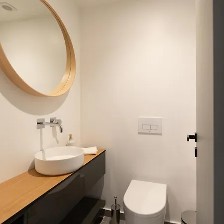 Liv - Luminous & Spacious In Pagrati