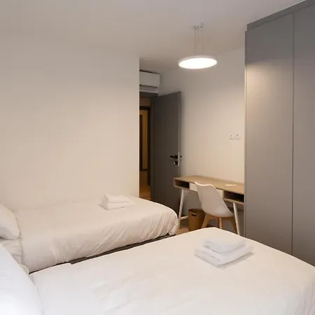 Liv - Luminous & Spacious In Pagrati
