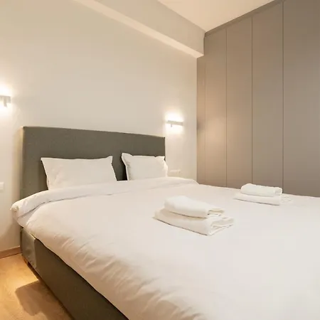 Liv - Luminous & Spacious In Pagrati Athens