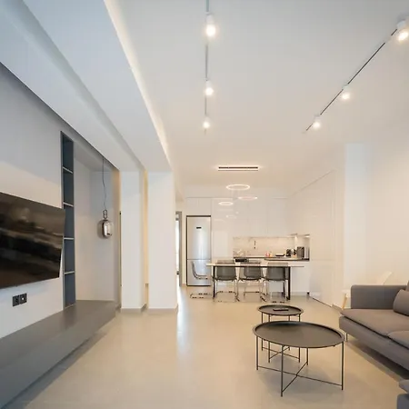 Liv - Luminous & Spacious In Pagrati Athens