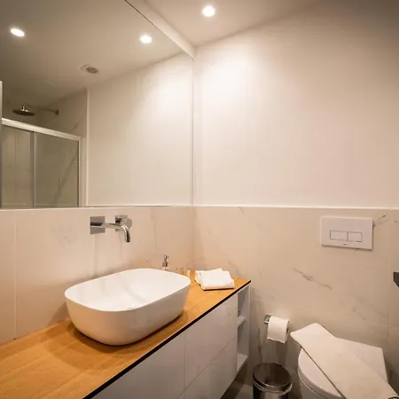 Liv - Luminous & Spacious In Pagrati * Athens